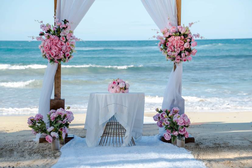 elopment decor on the beach in punta cana