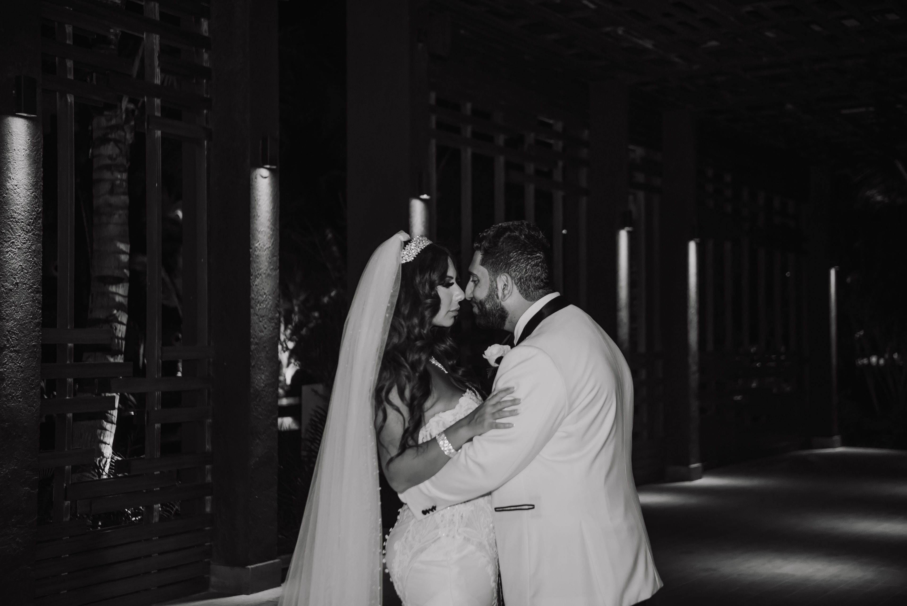 Punta Cana wedding photos that look better in ads than real galleries