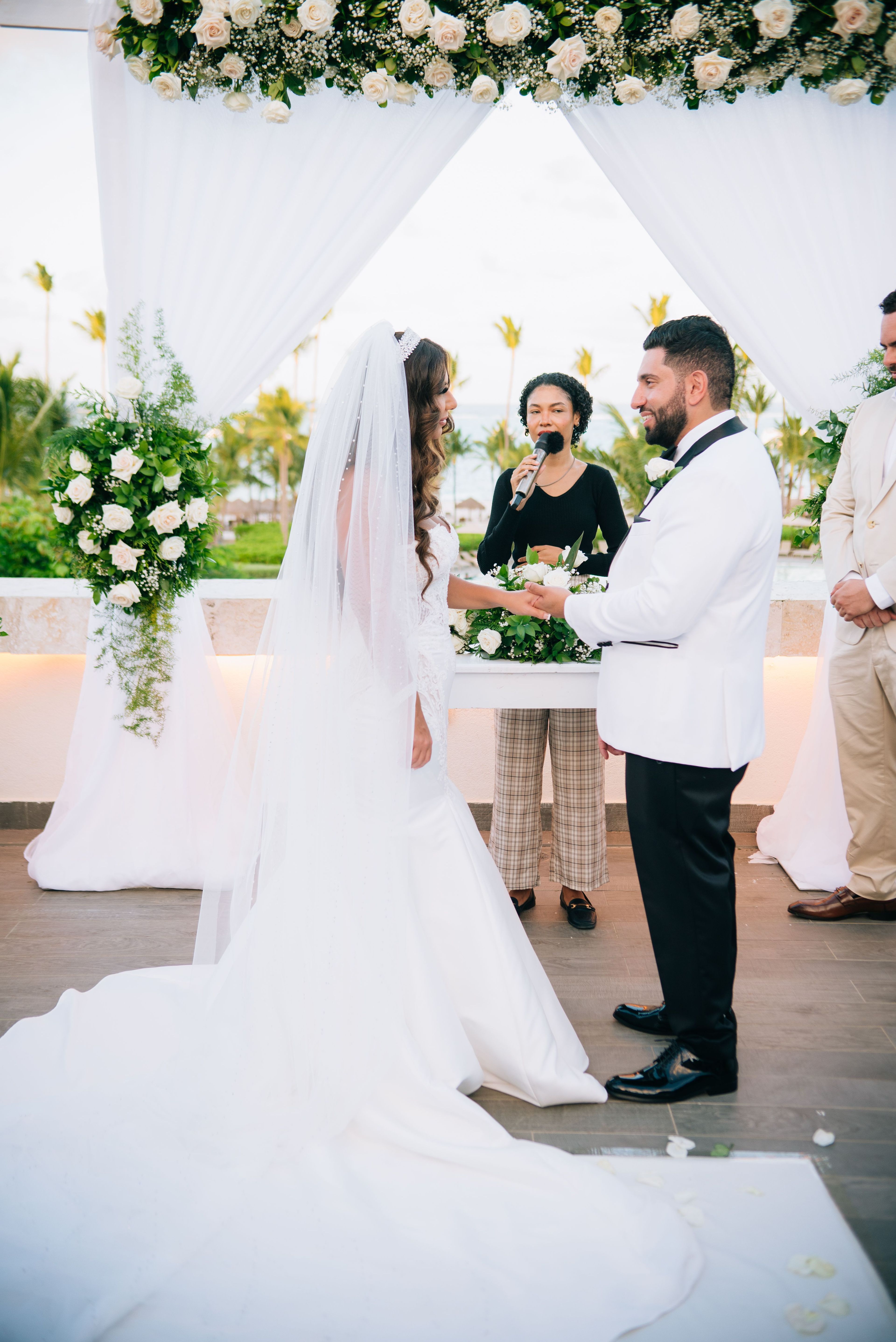 What couples overlook when booking popular wedding photographers in Punta Cana