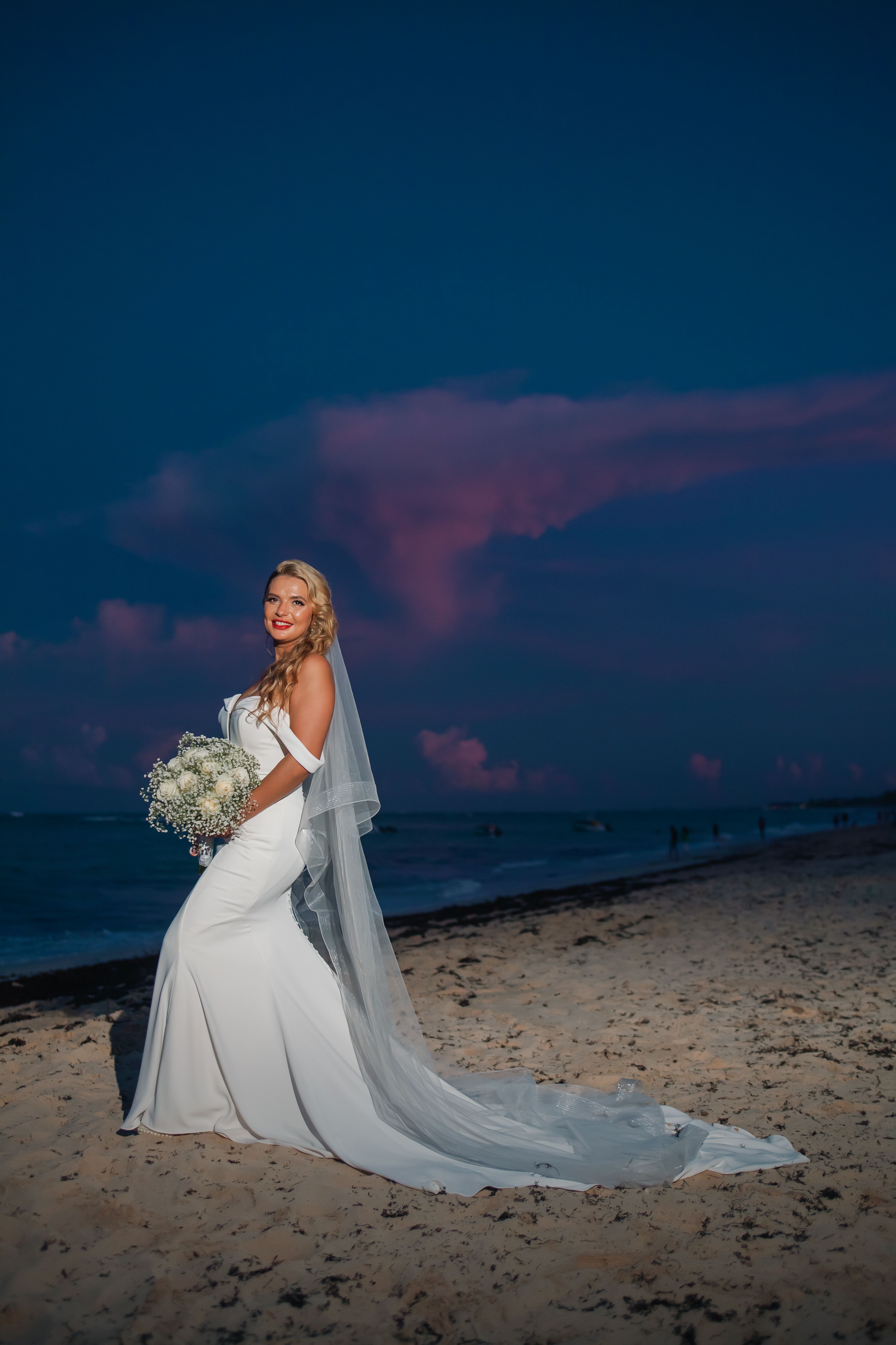 Best time of day for wedding photos in Punta Cana beach sunset