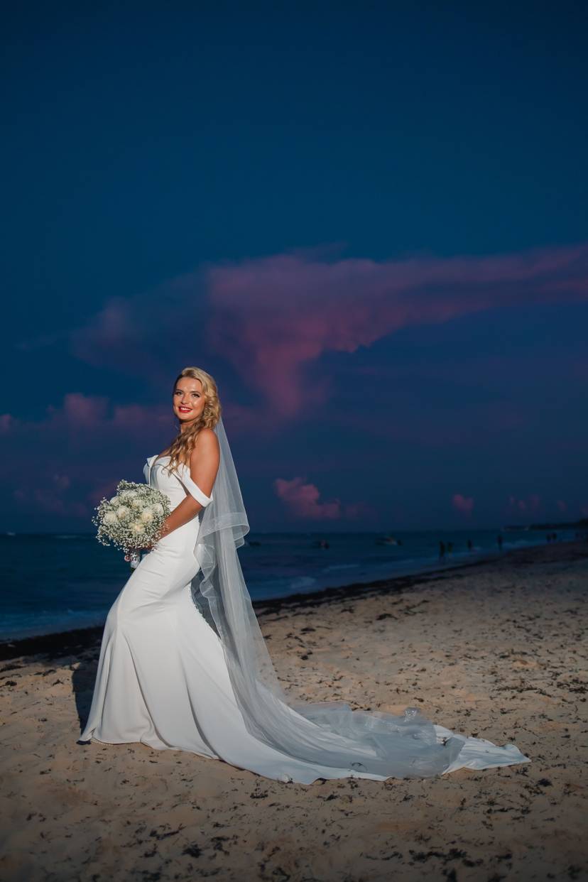Best time of day for wedding photos in Punta Cana beach sunset